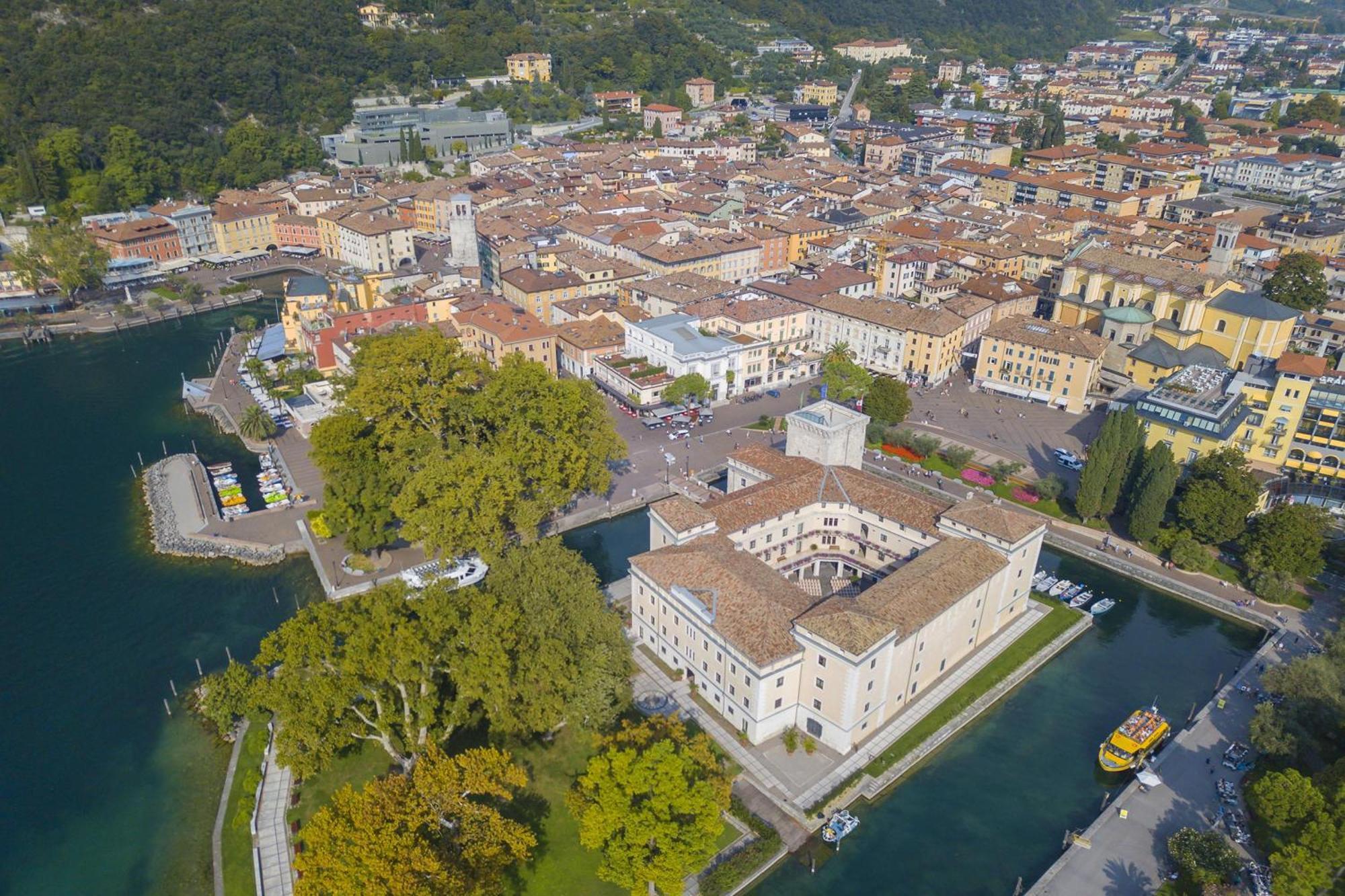 Residenza Rocca Del Lago 4 - Happy Rentals Riva del Garda Eksteriør billede
